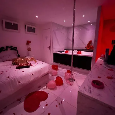 Pinkroom06 Apartment